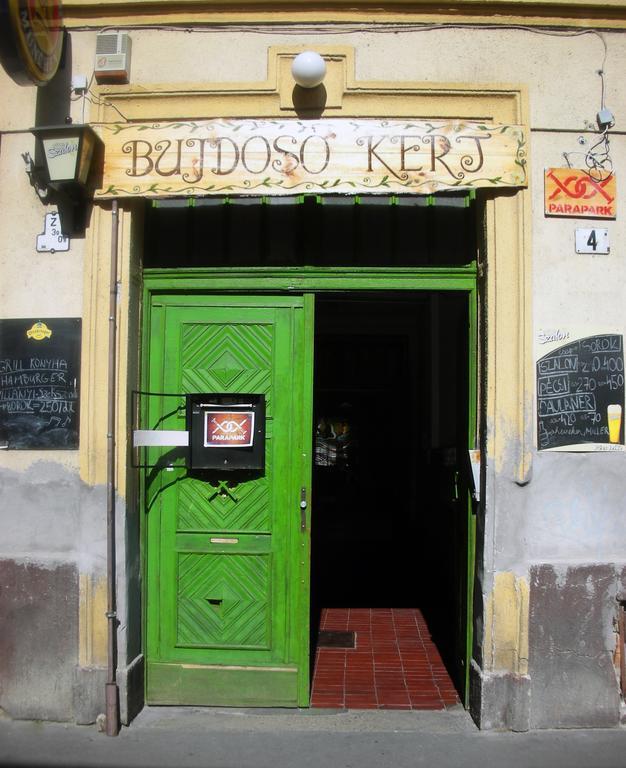 2Night Hostel Boedapest Buitenkant foto
