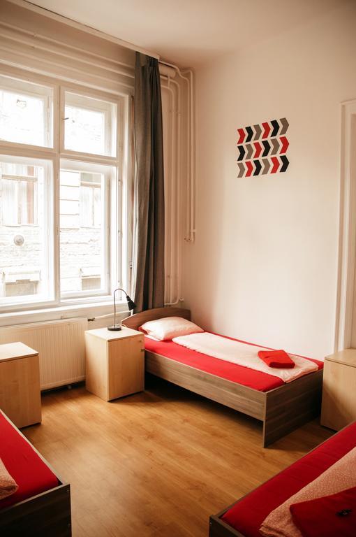 2Night Hostel Boedapest Buitenkant foto