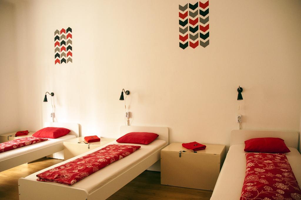2Night Hostel Boedapest Buitenkant foto