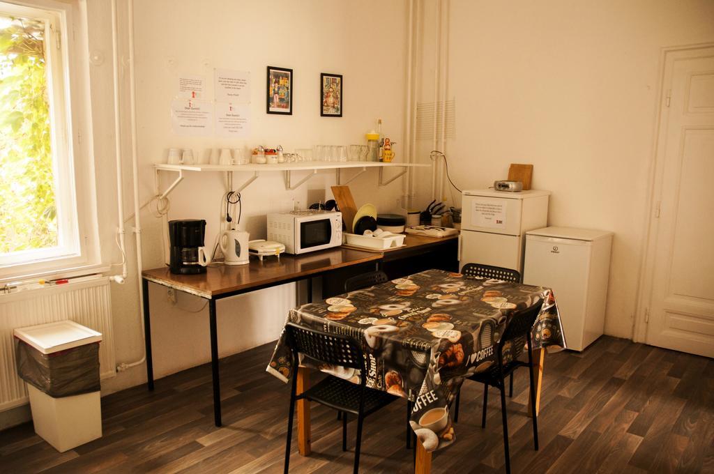 2Night Hostel Boedapest Buitenkant foto