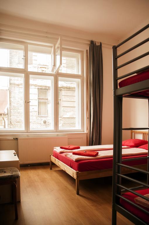 2Night Hostel Boedapest Buitenkant foto