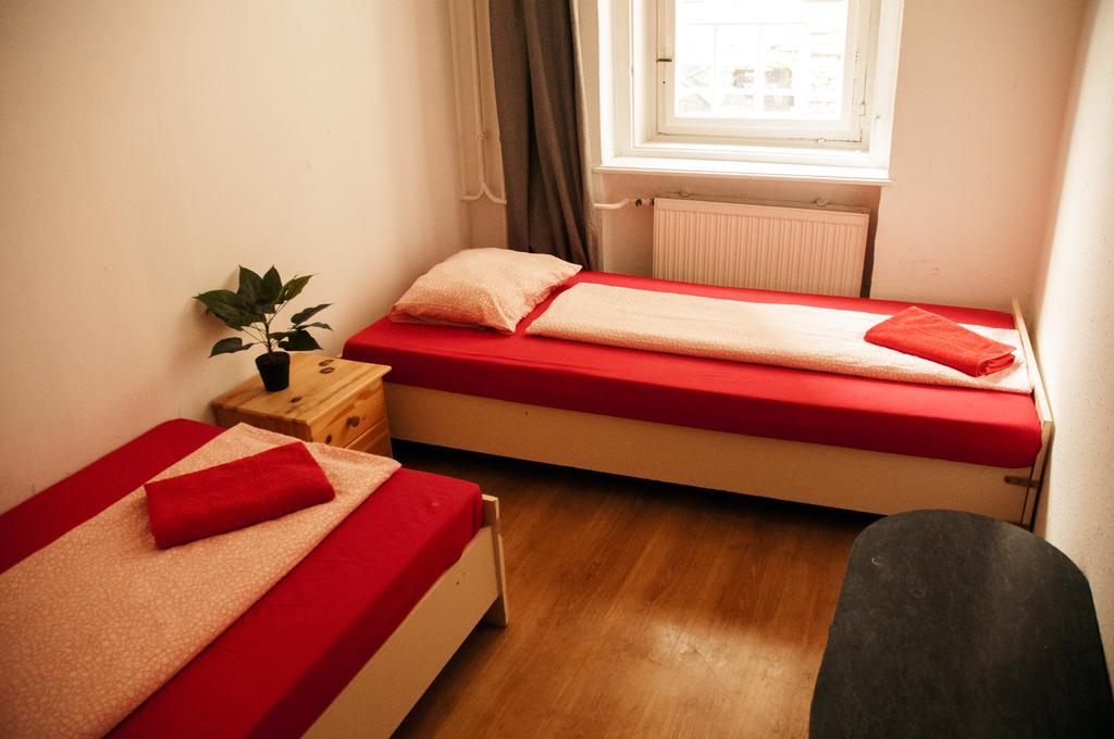 2Night Hostel Boedapest Buitenkant foto