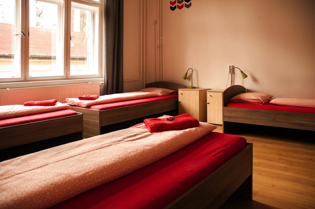 2Night Hostel Boedapest Buitenkant foto