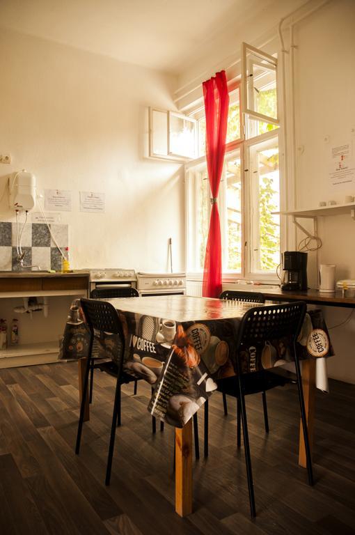 2Night Hostel Boedapest Buitenkant foto