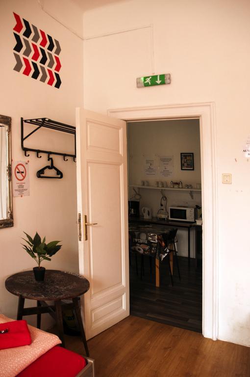 2Night Hostel Boedapest Buitenkant foto