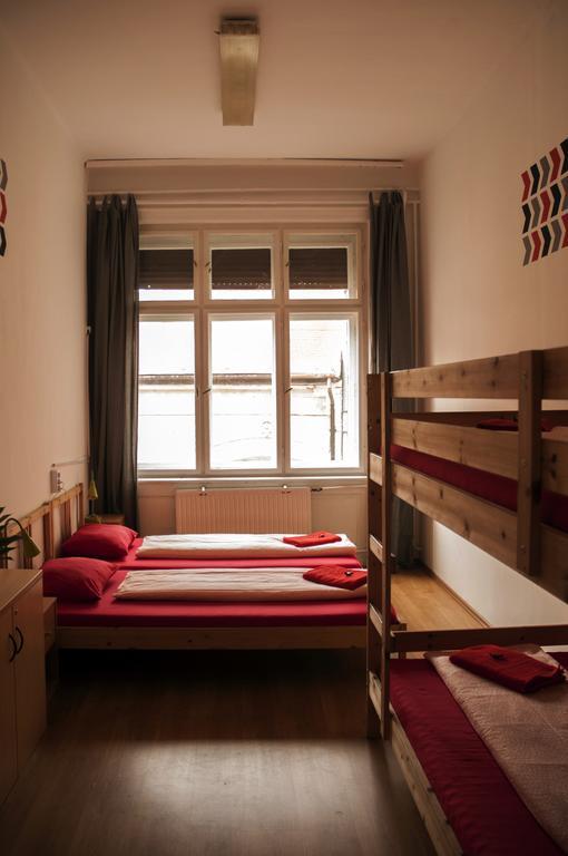 2Night Hostel Boedapest Buitenkant foto